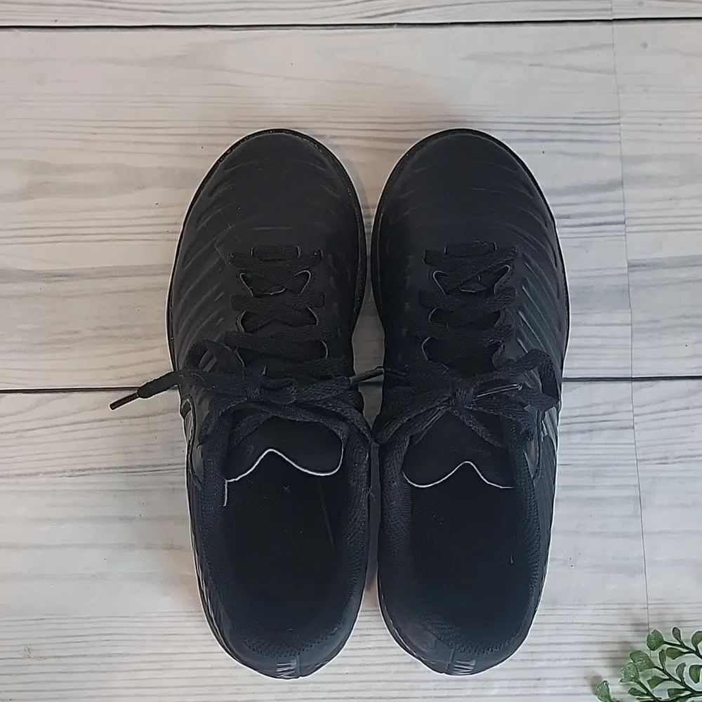 Nike Tiempo Athletic Sports Shoes Unisex Black 4.5Youth - Picture 5 of 8